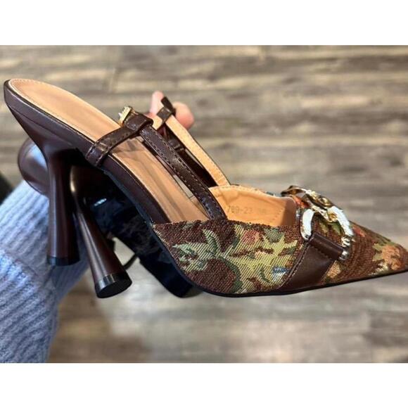 Floral kitten heels - Picture 2 of 3